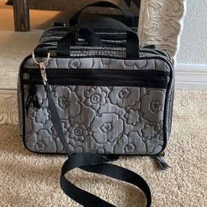 Thirty-One make up case